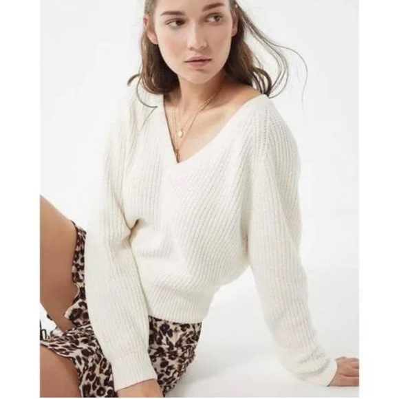 URBAN OUTFITTERS CHENILLE SWEATER - Picture 1 of 3
